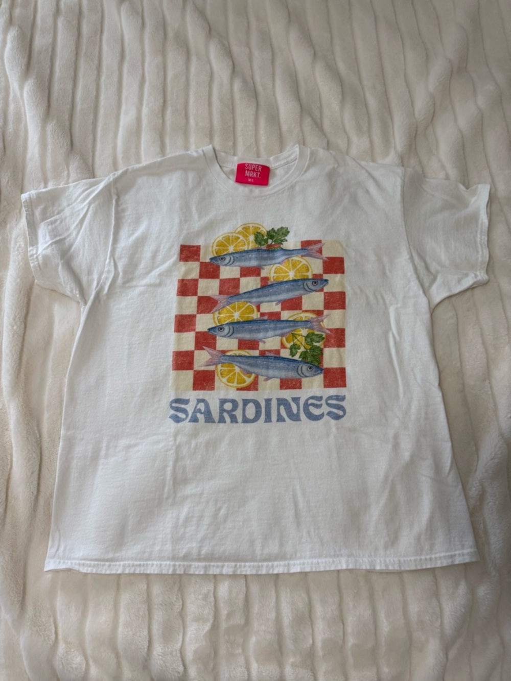 SUPER MRKT. Sardines tee